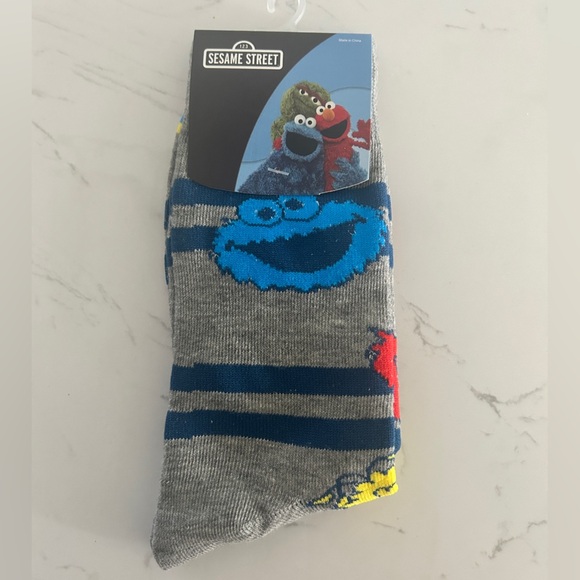 Sesame Street Unisex Crew Socks, Bioworld , Elmo & Friends Size 10-13 - Picture 4 of 8